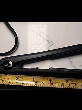 HSI Mini Black Hair Flat Iron / Straightener 6"x 1/2"